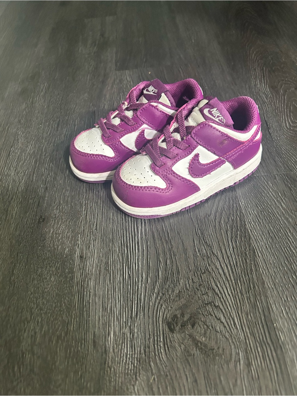 Nike Kids Purple and White Hook-and-Loop Low-Top Sneakers